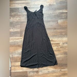 Black Sleeveless Dress